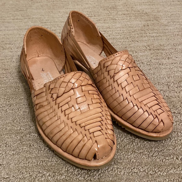 d’santy Shoes - D’Santy beige huarache flats // size 7